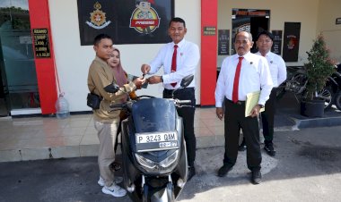 Bahagianya-Korban-Penggelapan-di-Bondowoso-Saat-Polisi-Temukan-dan-Kembalikan-Motornya-Tanpa-Biaya